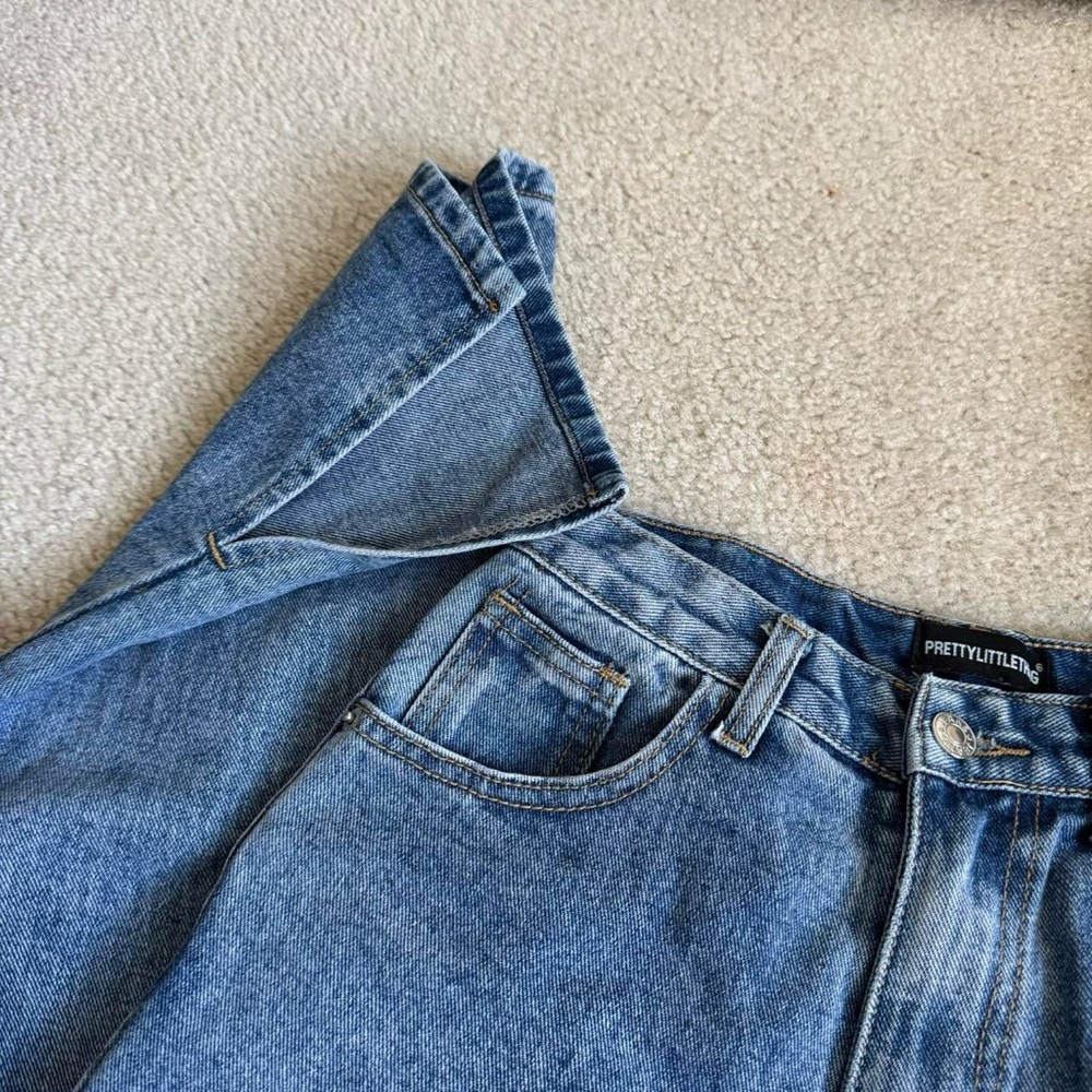 Vintage Wash Pretty Little Thing Split Hem Jeans - Picture 3 of 8